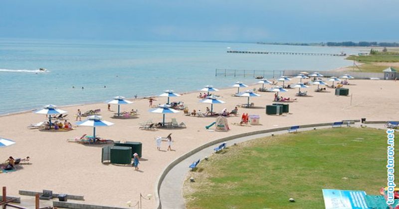пляж отеля Карвен 4 сезона на Иссык-Куле