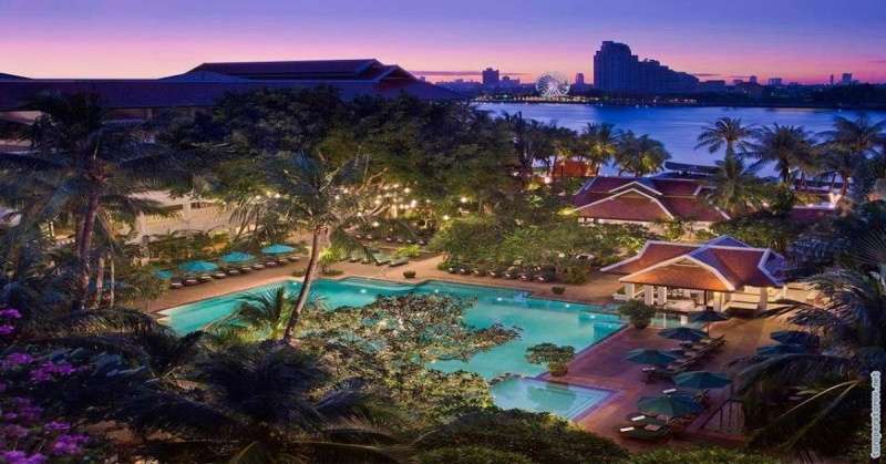 Anantara Riverside Bangkok Resort 5*