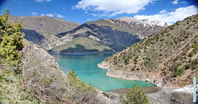 Озеро Кара-Суу в Кыргызстане