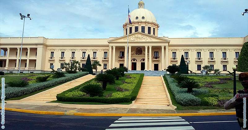 Дворец Республики, резиденция президента Доминиканы.